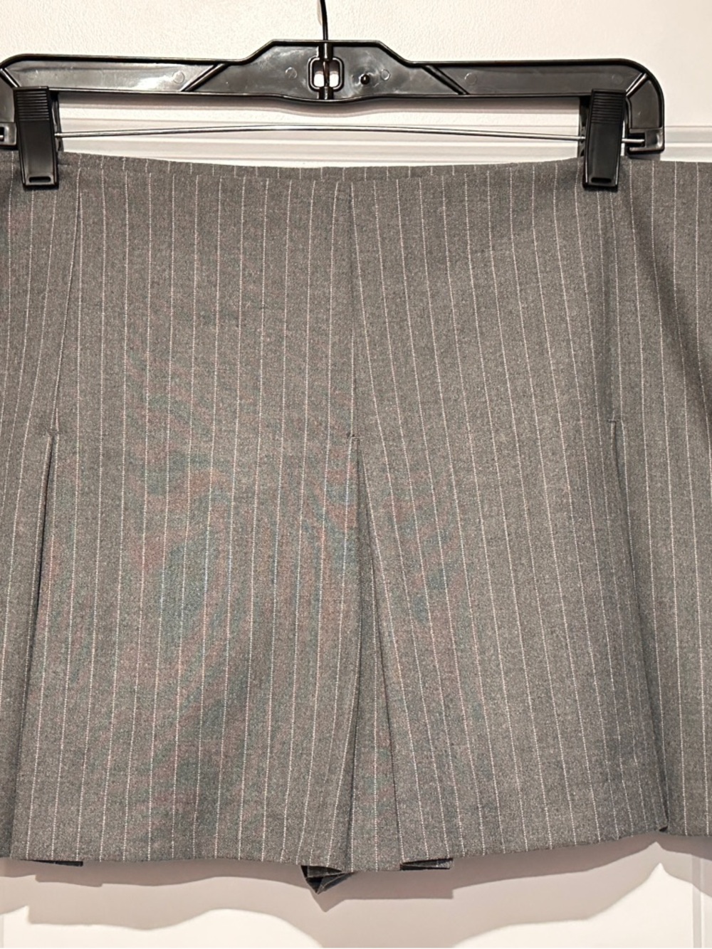 Zara Gray Pleated Pinstripe Mini Skirt